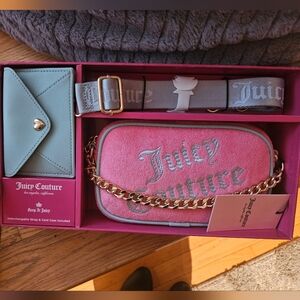 Juicy Couture Womens Pink And Blue Belt Bag  Wallet Gift Box Set New